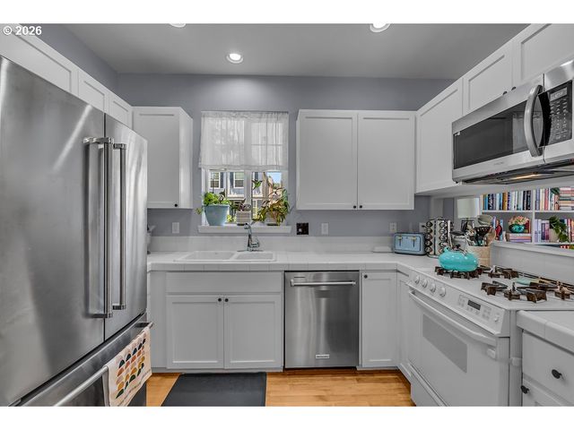20499 Sw CHANDELLE Ct, Beaverton, OR 97078