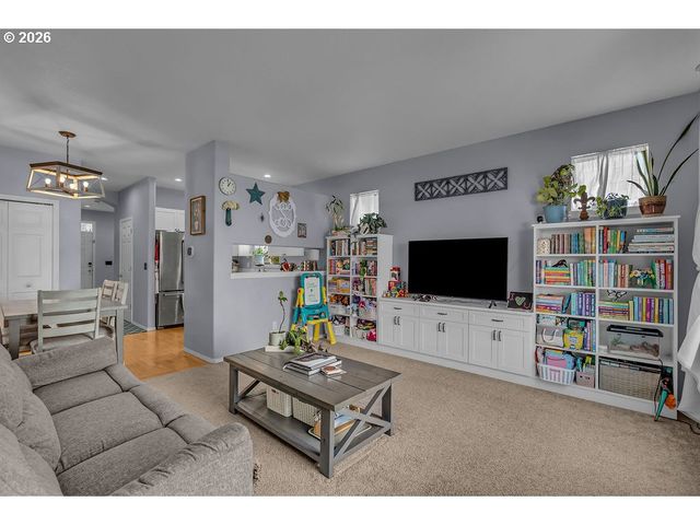20499 Sw CHANDELLE Ct, Beaverton, OR 97078