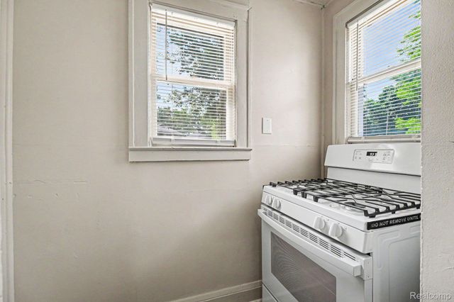 680 N Perry Street, Pontiac, MI 48342