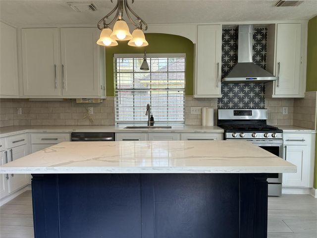 1304 Coleman Boylan Drive, League City, TX 77573