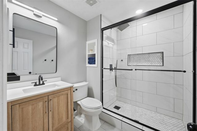 8720 Hunters Point Way, Fort Worth, TX 76123