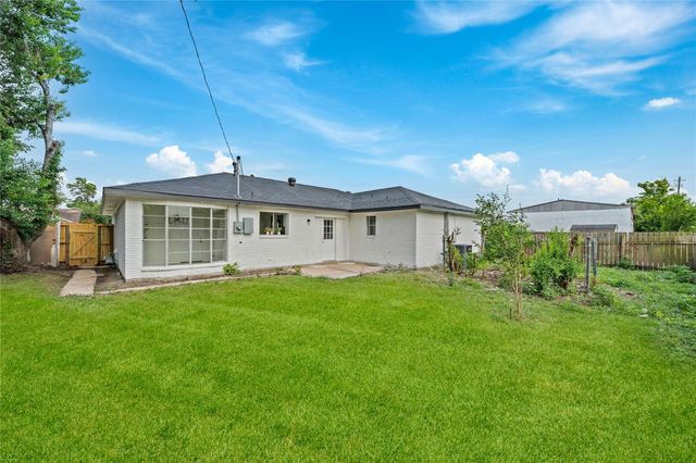 13114 White Heather Drive, Houston, TX 77045