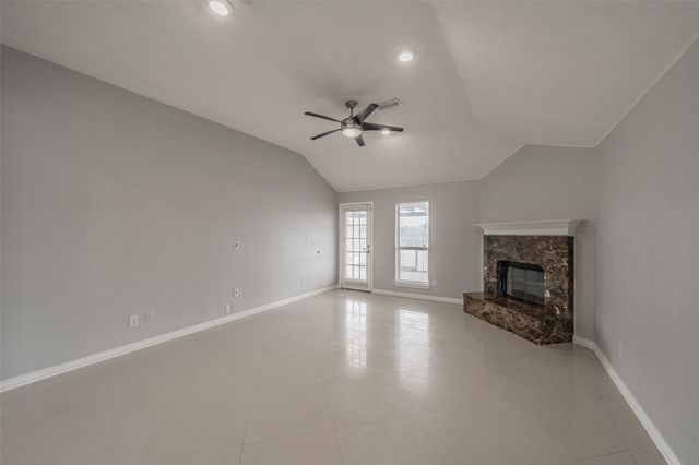 7414 Lake Front Trail, Arlington, TX 76002