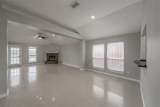 7414 Lake Front Trail, Arlington, TX 76002