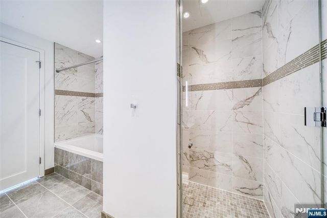 800 Ave At Port Imperial 323, Weehawken, NJ 07086