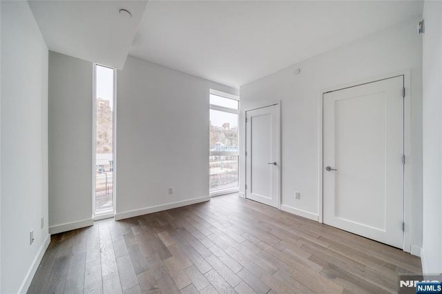 800 Ave At Port Imperial 323, Weehawken, NJ 07086