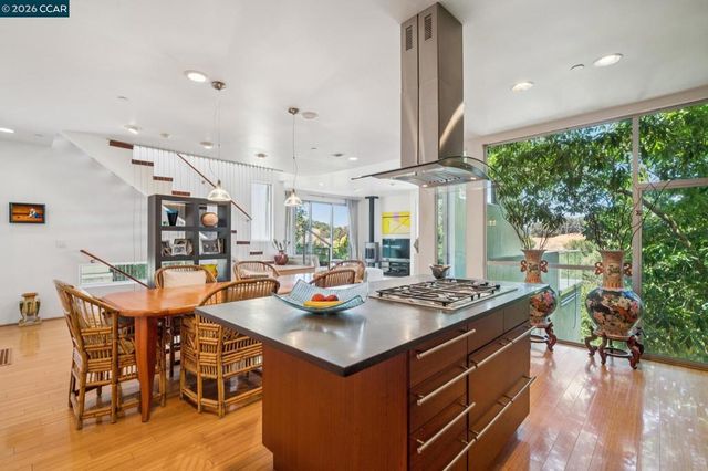 34 Underhill Rd, Orinda, CA 94563