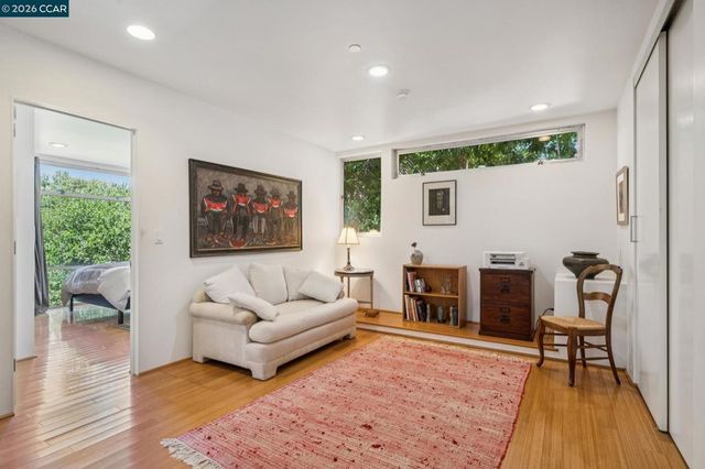 34 Underhill Rd, Orinda, CA 94563