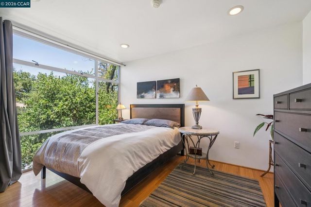 34 Underhill Rd, Orinda, CA 94563