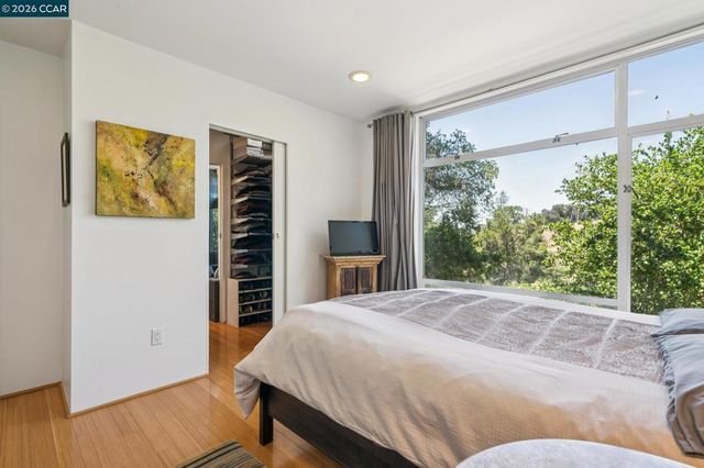 34 Underhill Rd, Orinda, CA 94563