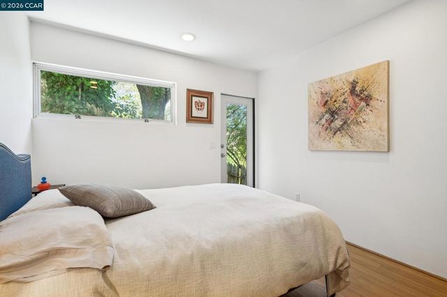 34 Underhill Rd, Orinda, CA 94563