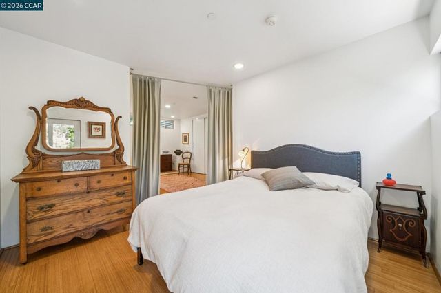34 Underhill Rd, Orinda, CA 94563