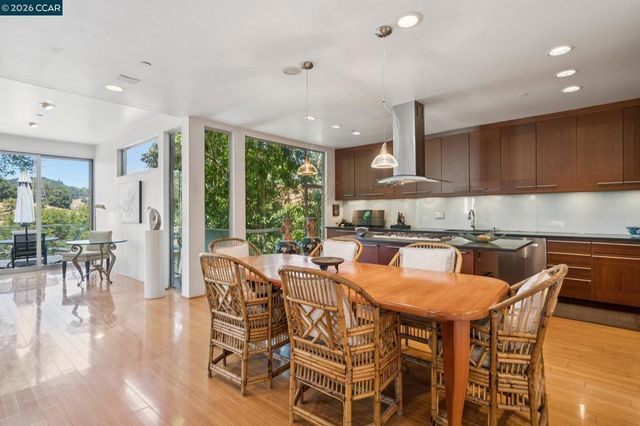34 Underhill Rd, Orinda, CA 94563