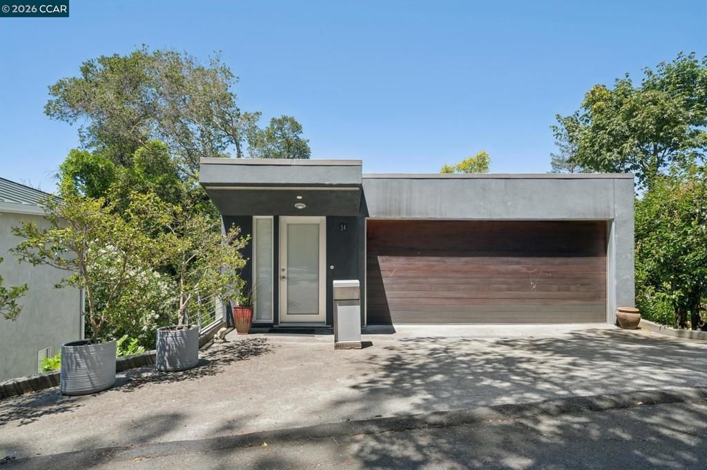 34 Underhill Rd, Orinda, CA 94563