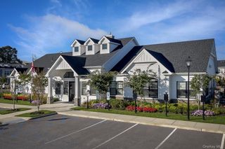 101 Sutton Court 101, Deer Park, NY 11729