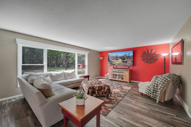 19505 Owen Avenue, Hastings, MN 55033