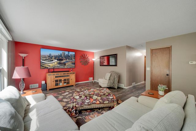 19505 Owen Avenue, Hastings, MN 55033