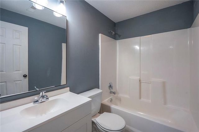 10538 E 45th Terrace, Kansas City, MO 64133