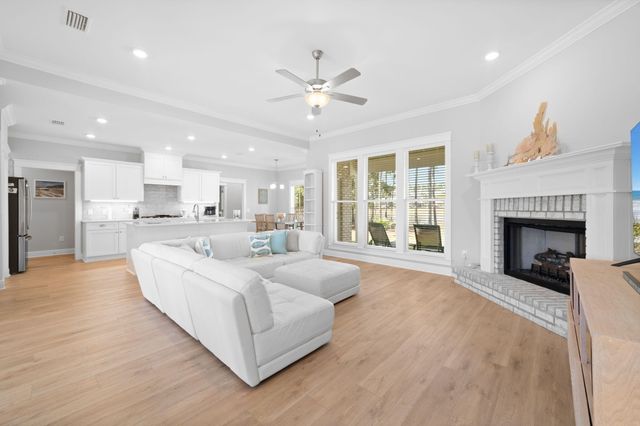 142 Mill Pond Cove, Freeport, FL 32439