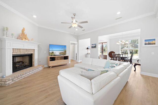 142 Mill Pond Cove, Freeport, FL 32439