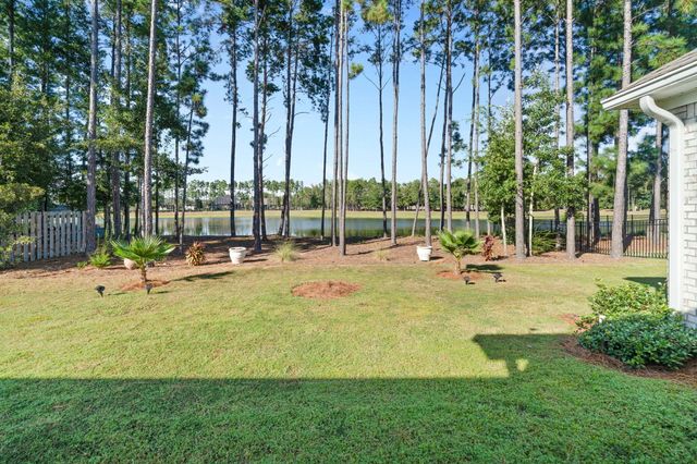 142 Mill Pond Cove, Freeport, FL 32439