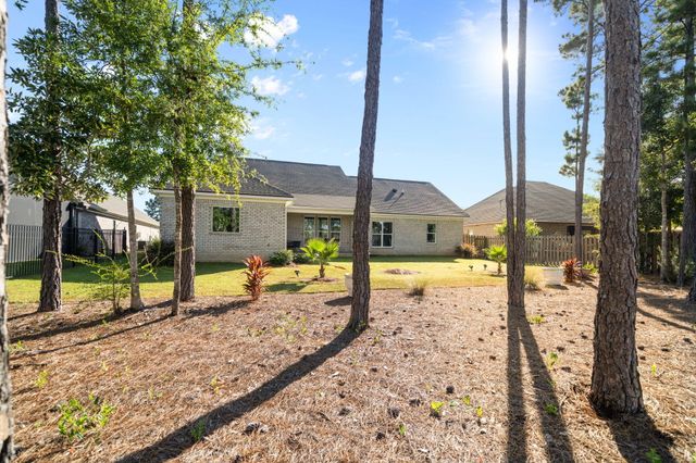 142 Mill Pond Cove, Freeport, FL 32439