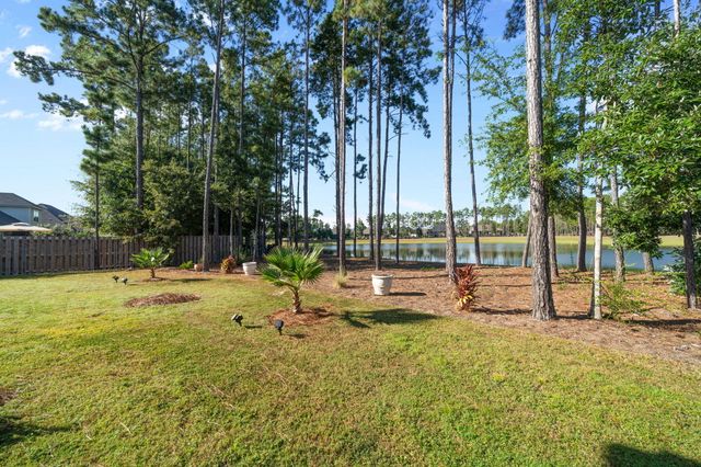 142 Mill Pond Cove, Freeport, FL 32439
