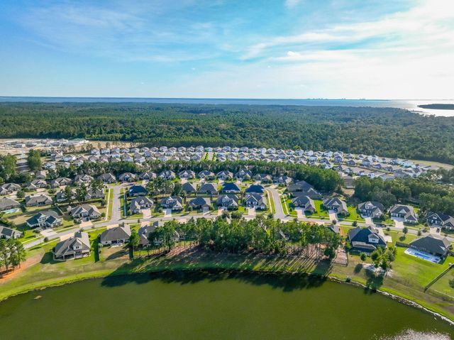 142 Mill Pond Cove, Freeport, FL 32439