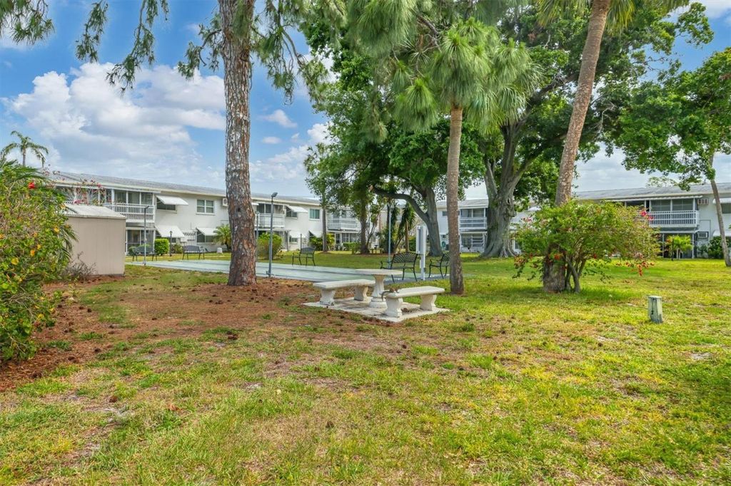 Image 26 of property listing at 1553 PLEASANT ROAD H27, Bradenton, FL 34207