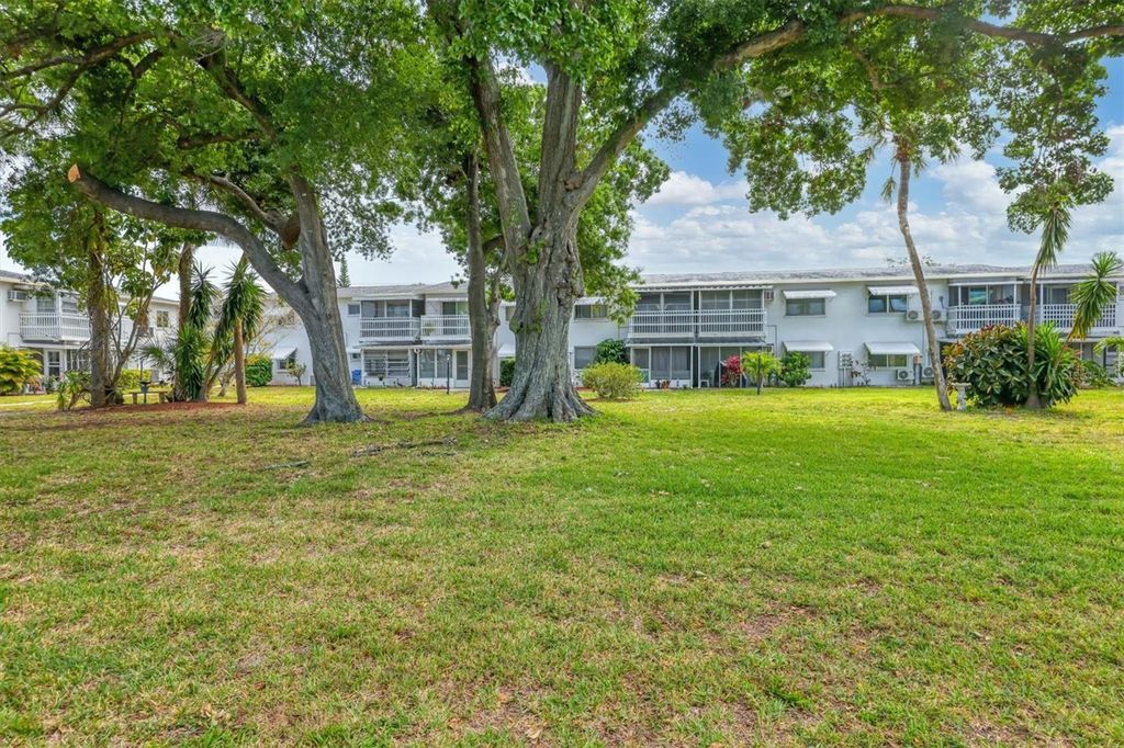 Image 28 of property listing at 1553 PLEASANT ROAD H27, Bradenton, FL 34207