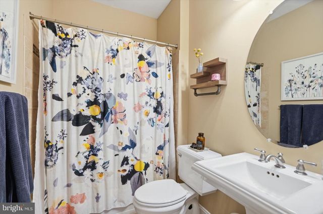 310 LYON CT, Baltimore, MD 21208