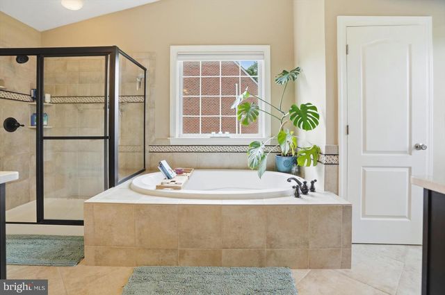 310 LYON CT, Baltimore, MD 21208