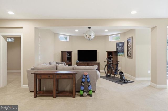 310 LYON CT, Baltimore, MD 21208