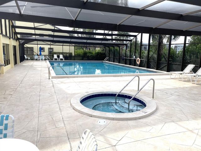 4712 Lucerne Lakes Boulevard E 101, Lake Worth, FL 33467