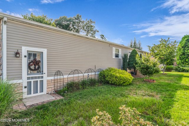 610 Walden Way, Whiting, NJ 08759