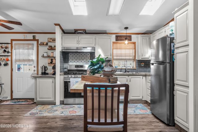 610 Walden Way, Whiting, NJ 08759