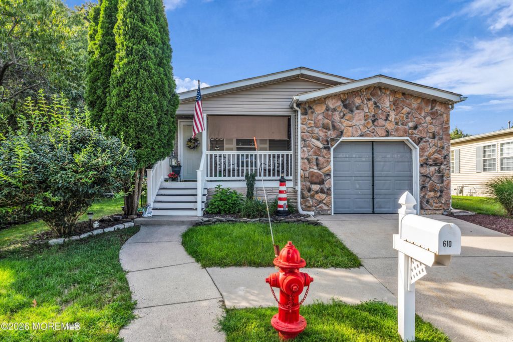610 Walden Way, Whiting, NJ 08759