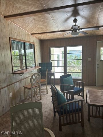 38 Island Lake LN, Naples, FL 34114