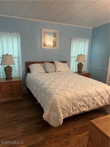 38 Island Lake LN, Naples, FL 34114