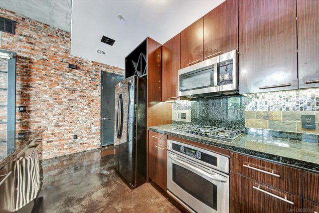 1050 Island 211, San Diego, CA 92101
