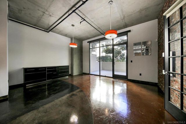 1050 Island 211, San Diego, CA 92101