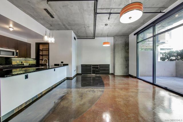 1050 Island 211, San Diego, CA 92101