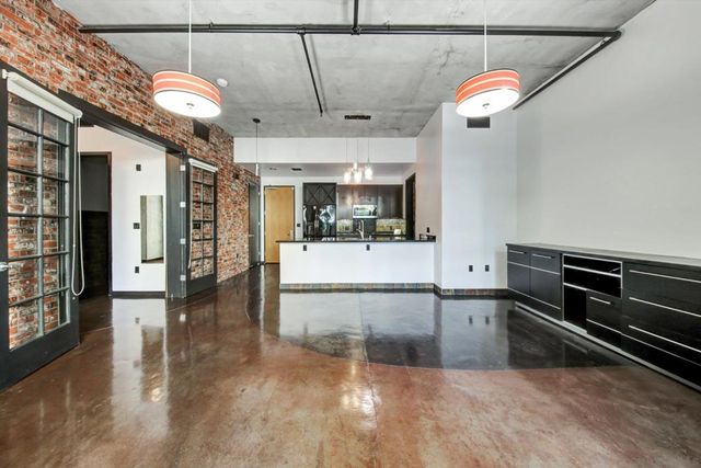 1050 Island 211, San Diego, CA 92101