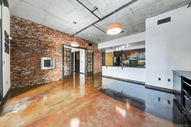 1050 Island 211, San Diego, CA 92101