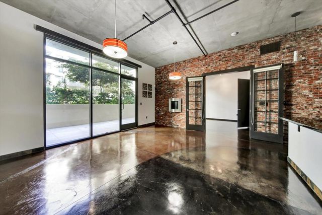 1050 Island 211, San Diego, CA 92101