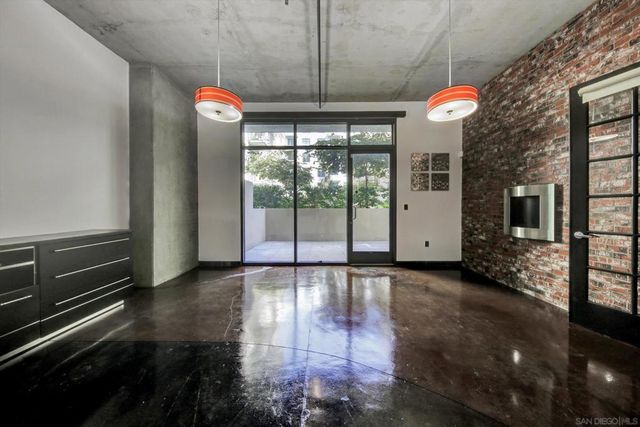 1050 Island 211, San Diego, CA 92101