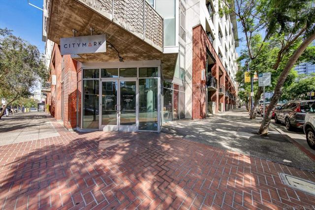 1050 Island 211, San Diego, CA 92101