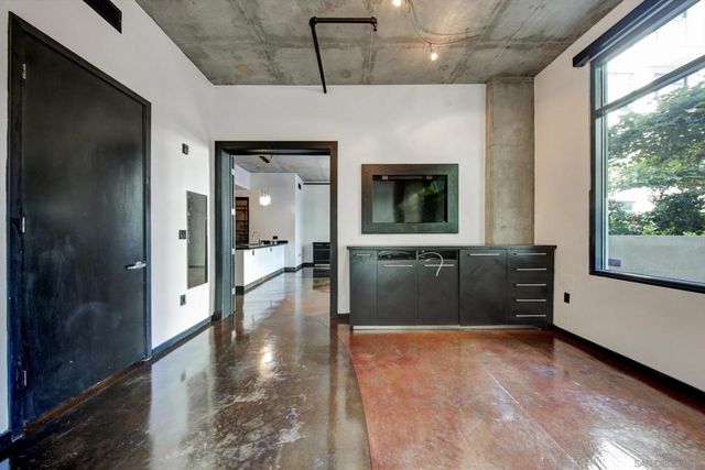 1050 Island 211, San Diego, CA 92101