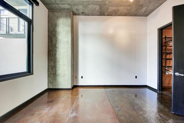 1050 Island 211, San Diego, CA 92101