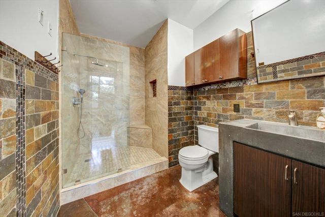 1050 Island 211, San Diego, CA 92101